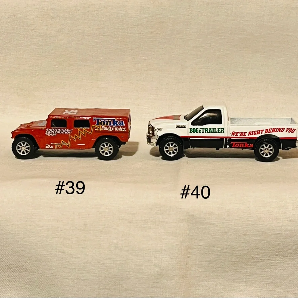 Maisto Pick Up Trucks (37-40)